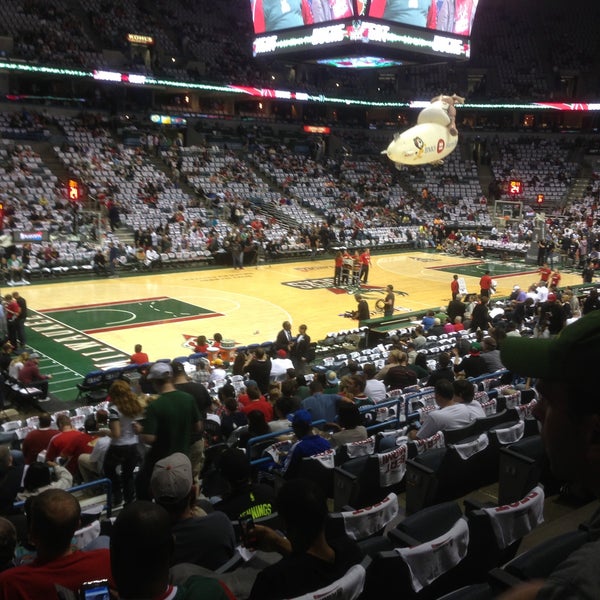 Foto diambil di BMO Harris Bradley Center oleh Matt K. pada 4/28/2013