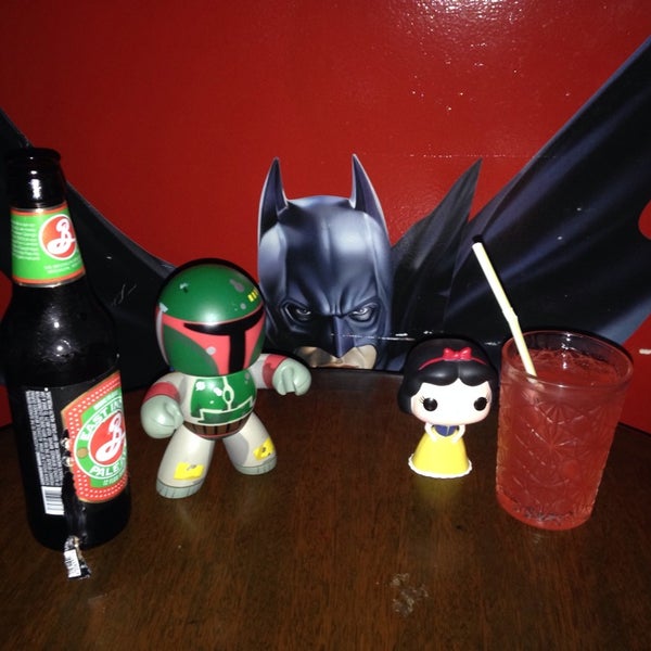 6/6/2014 tarihinde Squeaky T.ziyaretçi tarafından Gotham City Lounge'de çekilen fotoğraf