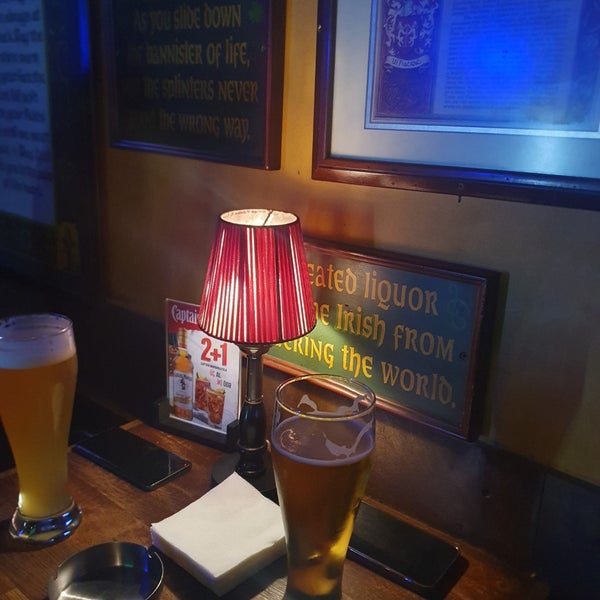Photo taken at Finnegan&#39;s Irish Pub by Rıdvan K. on 8/4/2023