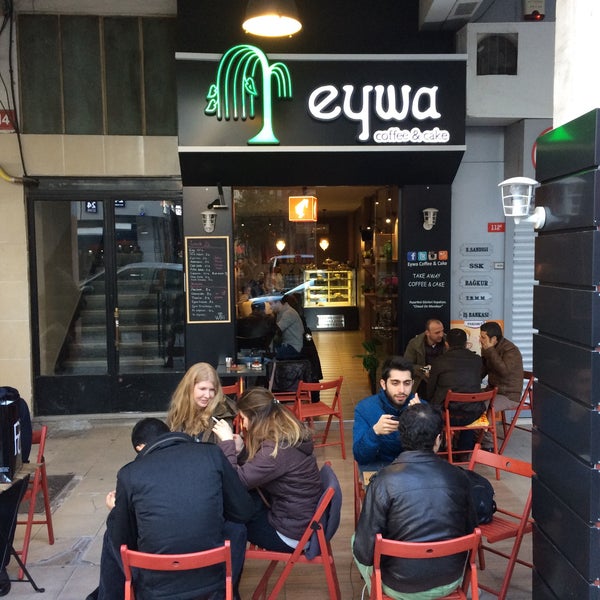 Foto scattata a Eywa Coffee &amp; Cake da Deniz D. il 3/22/2015