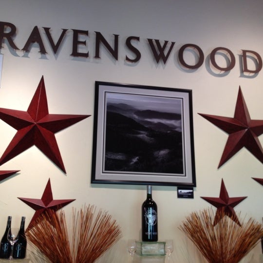 Foto tirada no(a) Ravenswood Winery por Junko I. em 9/16/2012