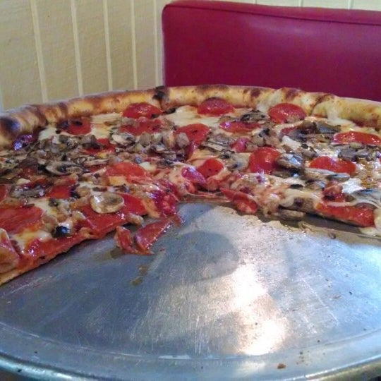 11/9/2013에 Sanibel S.님이 Island Pizza Restaurant에서 찍은 사진