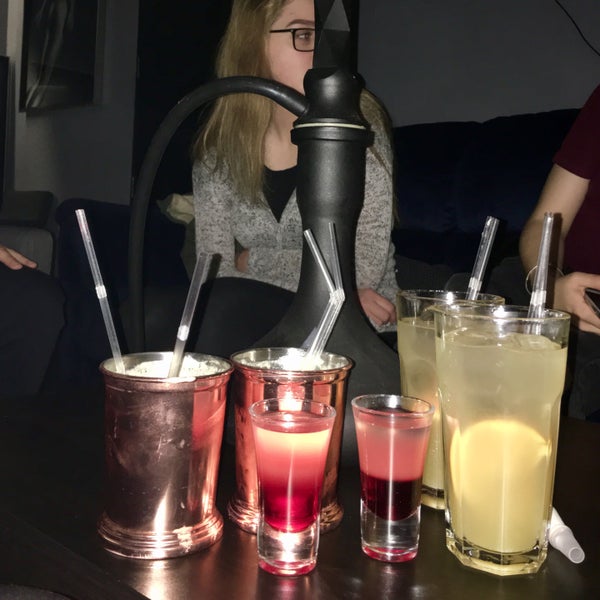 12/3/2016 tarihinde Ксения К.ziyaretçi tarafından Sixty Two Bar'de çekilen fotoğraf