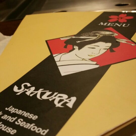Снимок сделан в Sakura Japanese Steak, Seafood House &amp; Sushi Bar пользователем Jeffrey G. 1/24/2015