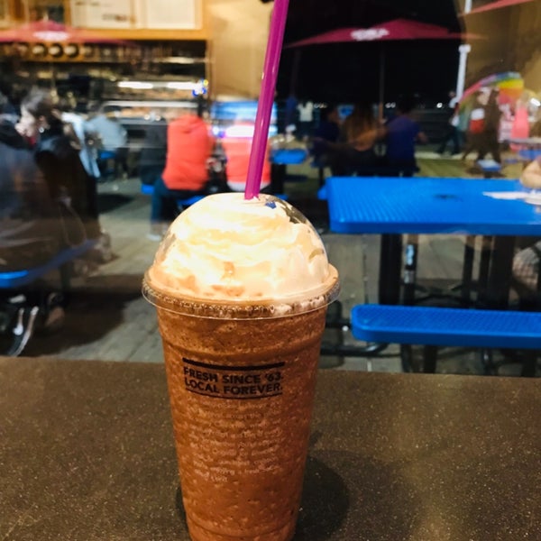Photo taken at The Coffee Bean &amp; Tea Leaf by Kenley G. on 9/16/2019