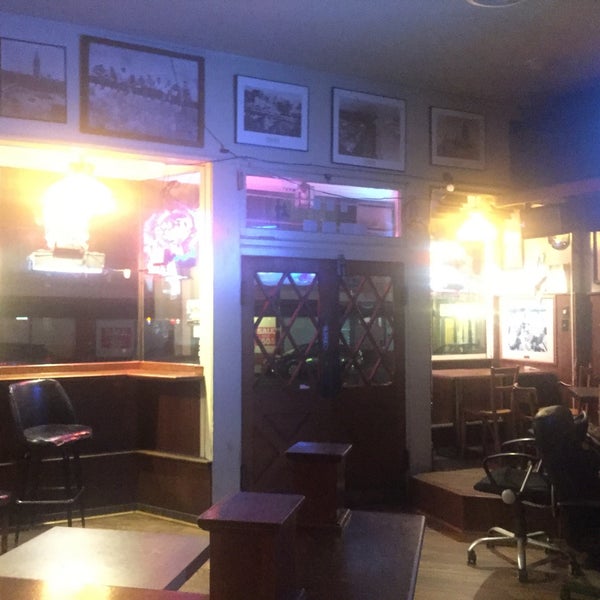 1/13/2017 tarihinde Kenley G.ziyaretçi tarafından La Rocca&#39;s Corner Tavern'de çekilen fotoğraf