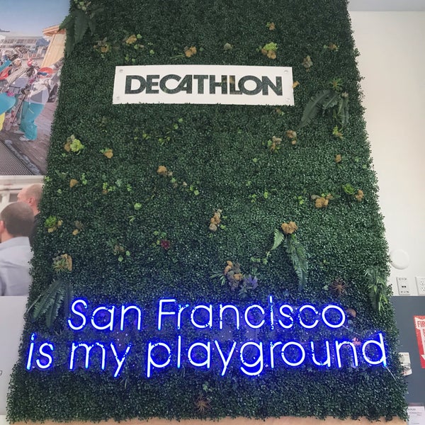 decathlon closing time