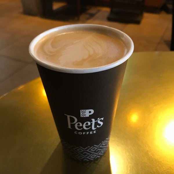 Foto tirada no(a) Peet&#39;s Coffee &amp; Tea por Kenley G. em 3/16/2020