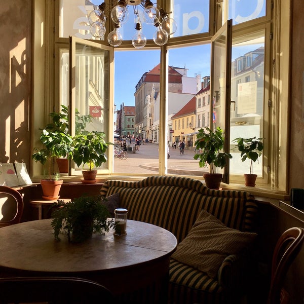 Foto scattata a Café Alte Löwenapotheke da Thilo S. il 10/5/2017