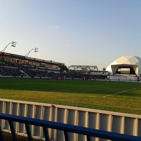 11/16/2014 tarihinde Yair V.ziyaretçi tarafından Estadio Altamira'de çekilen fotoğraf