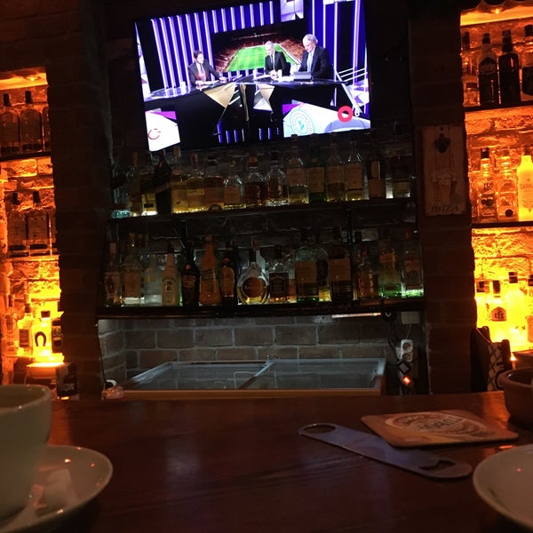 12/8/2018에 İzzet I.님이 Brothers Cafe &amp; Bar에서 찍은 사진