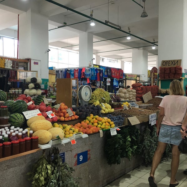 Лазаревское рынок центральный. Фрукты в лазаревском. Рынок твс лазаревское. Лазаревское рынок центральный. Лазаревское рынок колхозный.