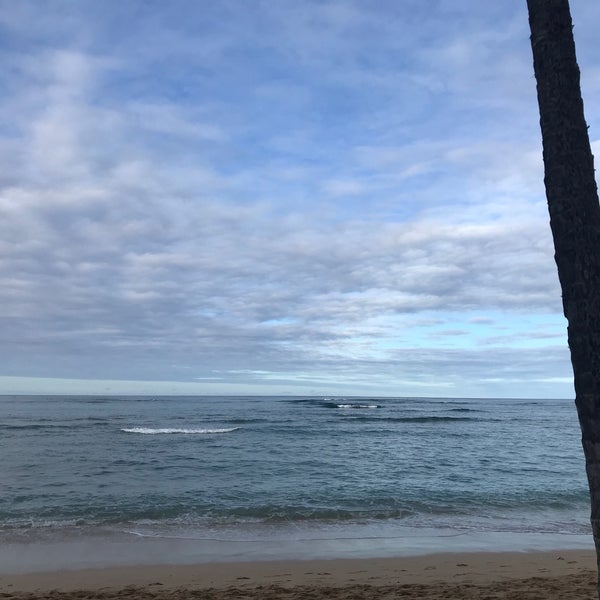 Снимок сделан в Outrigger Reef Waikiki Beach Resort пользователем Mikiko I. 6/19/2018