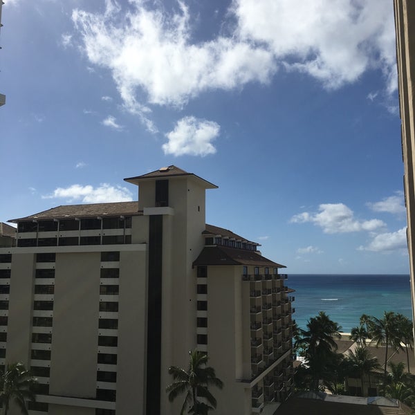 11/23/2017에 Mikiko I.님이 Embassy Suites by Hilton Waikiki Beach Walk에서 찍은 사진