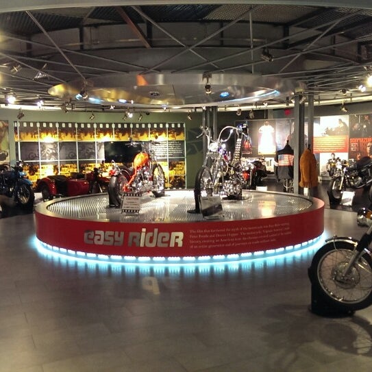 Foto scattata a Trev Deeley Motorcycles da Philip H. il 11/16/2013