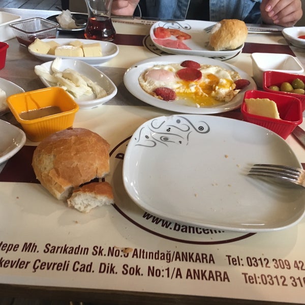 Foto scattata a Bahçem Cafe da TC Kürşat D. il 4/14/2019