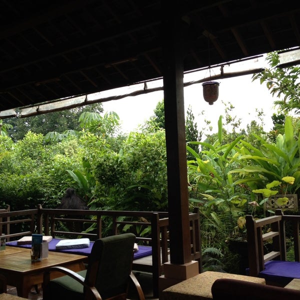 11/3/2013에 James님이 Blue Bali on Cluny에서 찍은 사진