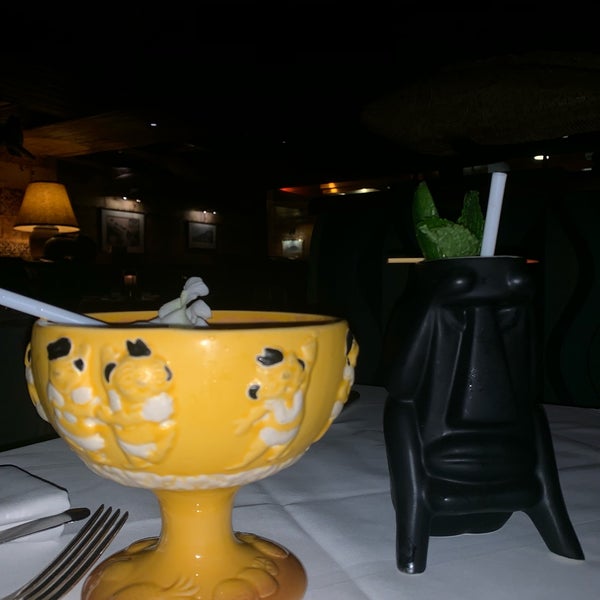 Photo taken at Trader Vic&#39;s by Anzhelika D. on 2/12/2019