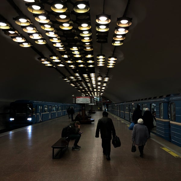 Метро заельцовская