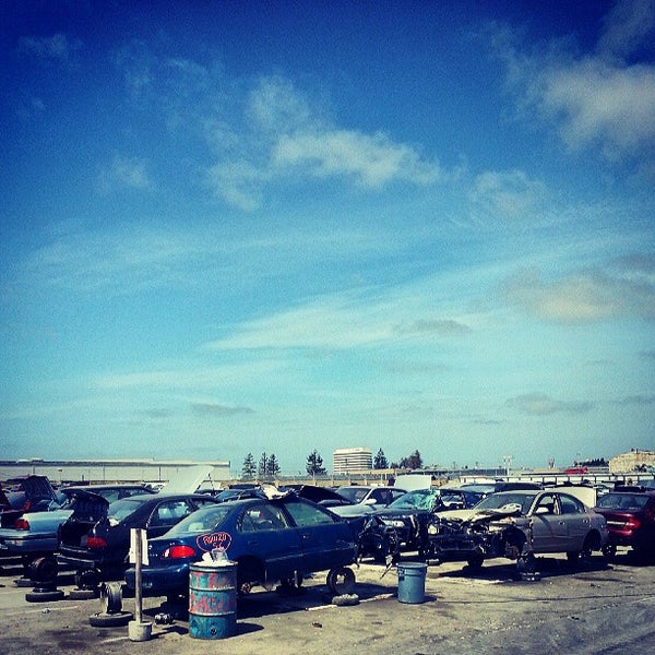 Pick n Pull Automotive Repair Shop in Oakland