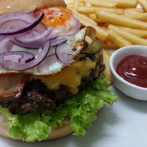 Photo taken at RESTART Burger by Restart Burger P. on 3/10/2014