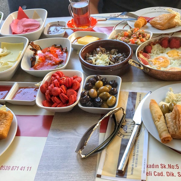 Foto scattata a Bahçem Cafe da Onur Y. il 7/7/2018