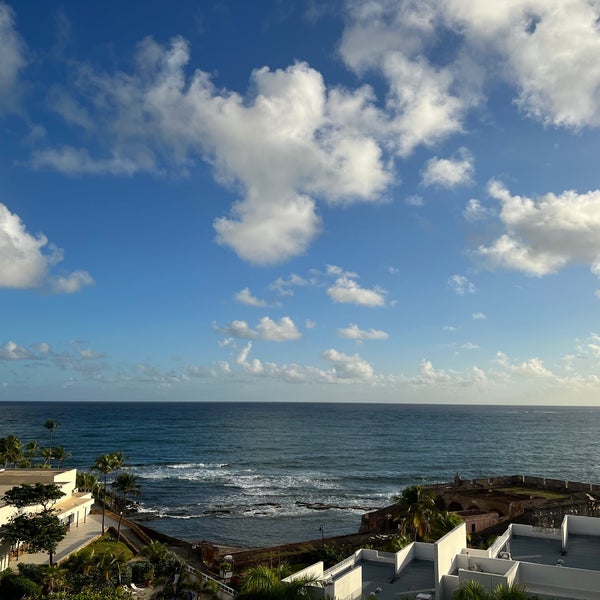 Das Foto wurde bei Caribe Hilton von Paul W. am 12/6/2021 aufgenommen