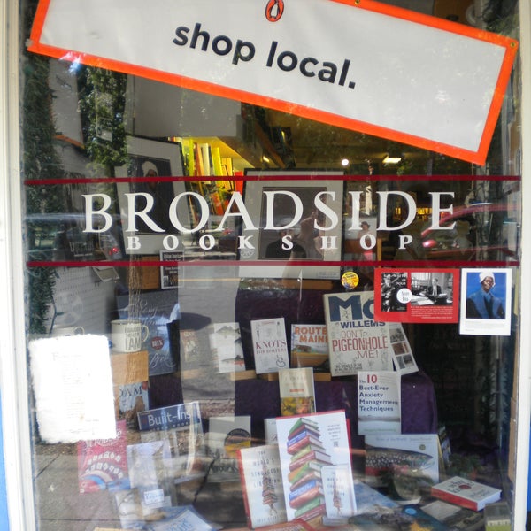 Foto diambil di Broadside Bookshop oleh Broadside Bookshop pada 10/12/2013