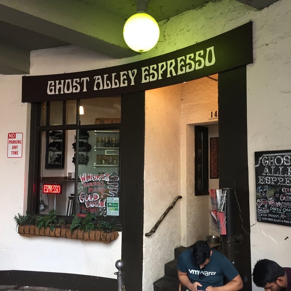 รูปภาพถ่ายที่ Ghost Alley Espresso โดย Voltaire V. เมื่อ 9/3/2017