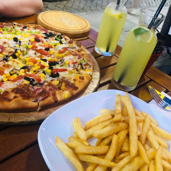 Foto tirada no(a) Tad Pizza &amp; Burger por Merve U. em 8/27/2019
