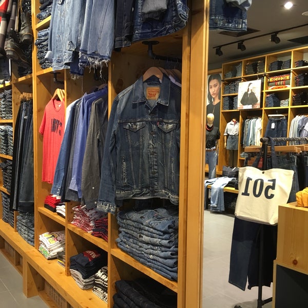 Photos at Levi's Store - Clothing Store in City