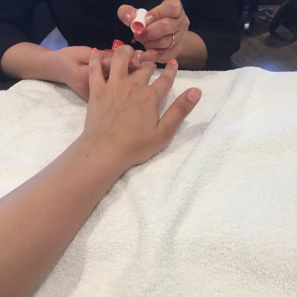 The Red Door Salon Spa Spa In Friendship Heights