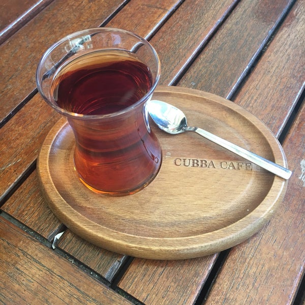 Photo taken at Cubba Cafe Nargile by Özlem Ö. on 7/20/2017