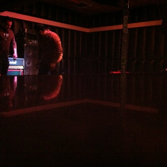 10/15/2012 tarihinde Chris R.ziyaretçi tarafından Soda Bar'de çekilen fotoğraf