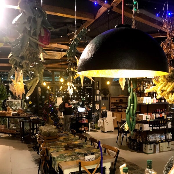 รูปภาพถ่ายที่ Mezza Gurme Market&amp;Doğal Ürünler โดย TC Mehmet N. เมื่อ 12/17/2020