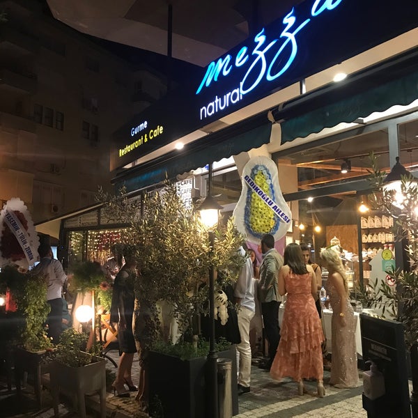 Снимок сделан в Mezza Gurme Market&amp;Doğal Ürünler пользователем TC Mehmet N. 9/30/2020