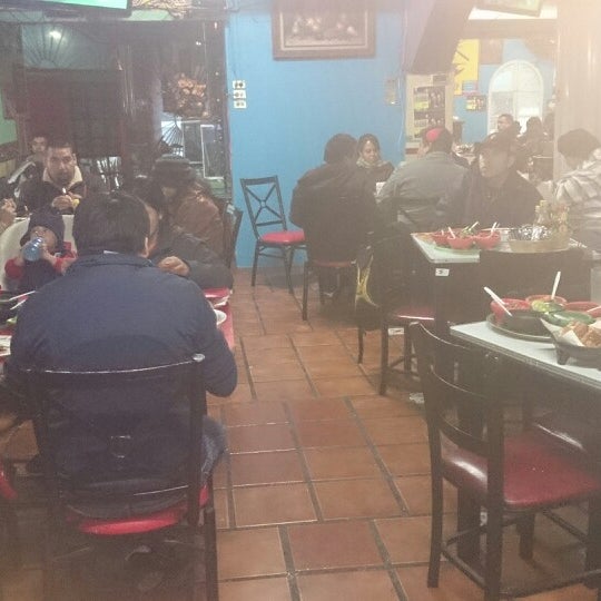 รูปภาพถ่ายที่ El Zorritoz โดย zorritoz t. เมื่อ 11/26/2013