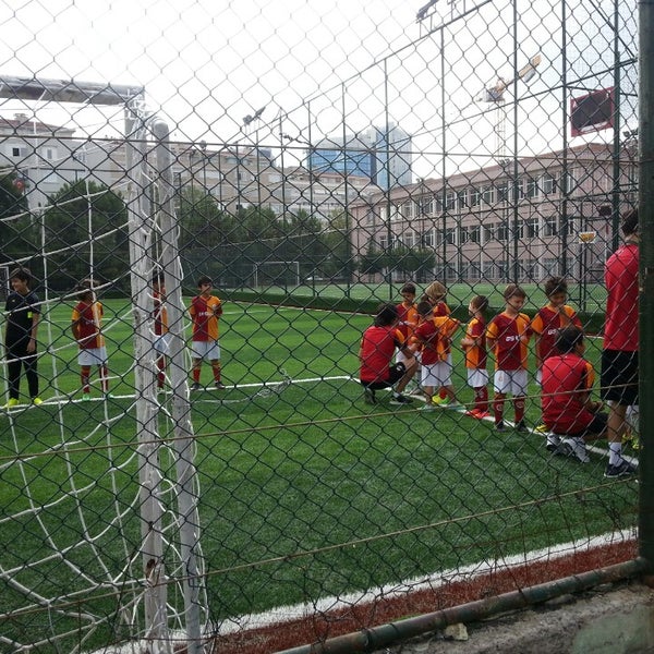 Photo taken at Etiler Galatasaray Futbol Okulu by Pınar A. on 7/24/2014