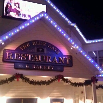 Снимок сделан в Blue Gate Restaurant &amp; Bakery пользователем Norma S. 12/11/2012