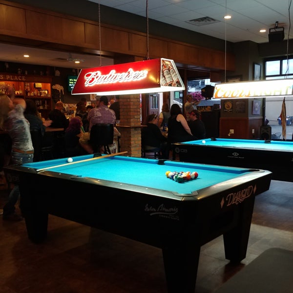 Babes Place Dive Bar in Shakopee