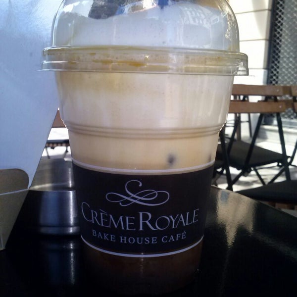 Photo taken at Crème Royale by Mihail M. on 5/4/2014