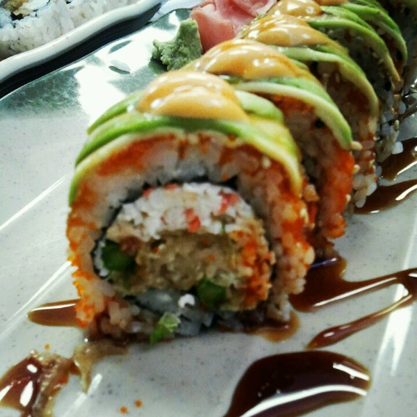 Foto diambil di Sushi Joe oleh Jennifer E. pada 10/26/2012