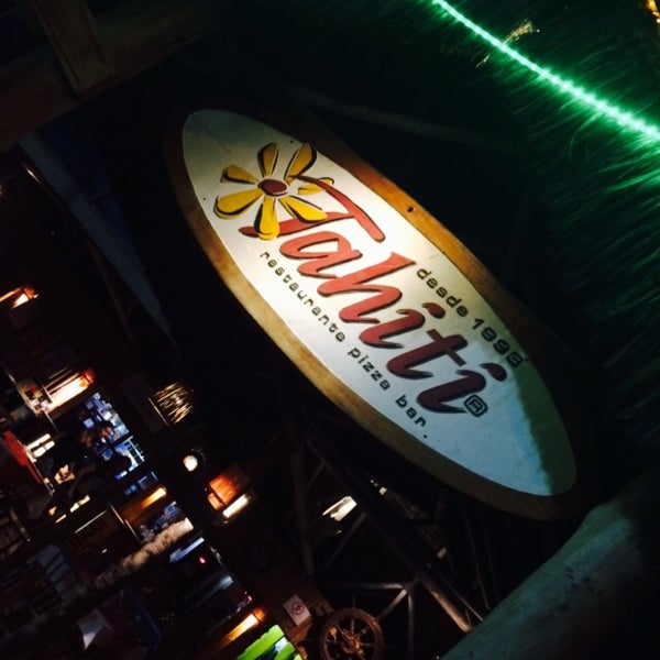 Photo taken at Tahiti Restaurante Pizza Bar by Sidney D. on 2/21/2015