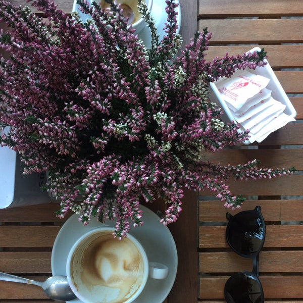 Foto scattata a Ideal Caffé Stagnitta da ilkay🌙🌙 il 10/16/2019