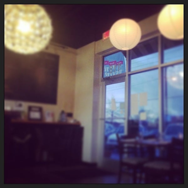 3/7/2014 tarihinde AJ V.ziyaretçi tarafından Kimbap Cafe'de çekilen fotoğraf