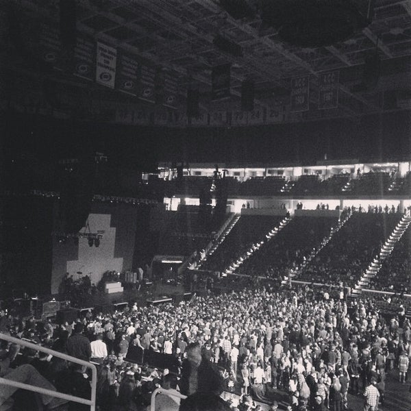 12/6/2014 tarihinde AJ V.ziyaretçi tarafından Arena Club'de çekilen fotoğraf