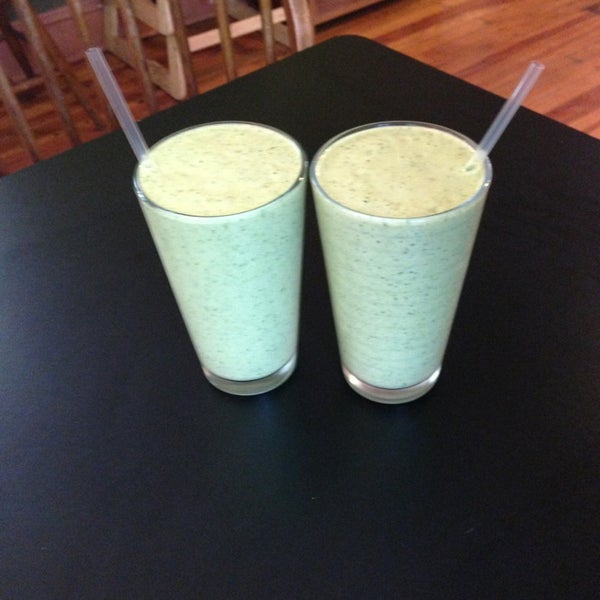 Great place and staff! The smoothies are excellent fuel for that long run or bike ride. Try the Wissahickon green!