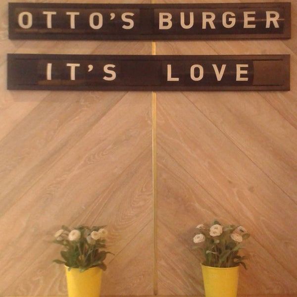 6/2/2015에 susanne님이 Otto&#39;s Burger에서 찍은 사진