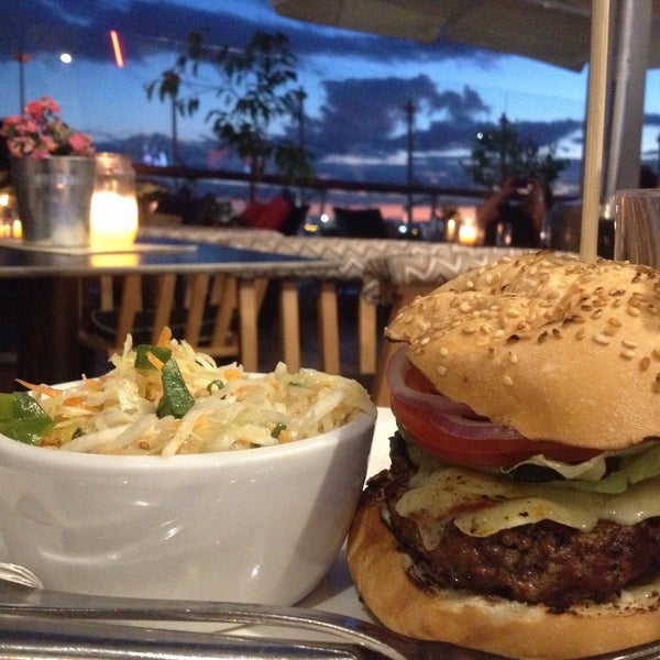 Das Foto wurde bei Gourmet Burger Kitchen von Ioanna🦄 N. am 10/12/2015 aufgenommen