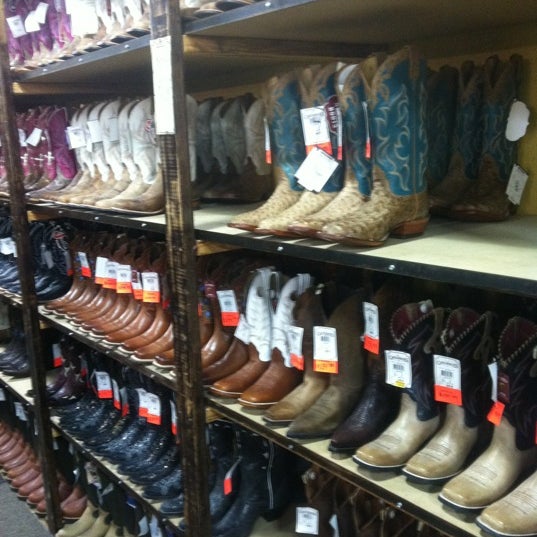 Cavender's Western Outfitters - 3300 E Expressway 83